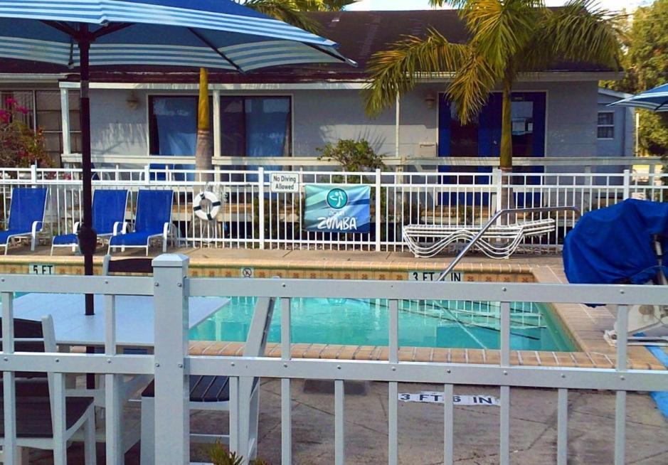 The Rivers Edge Motel LaBelle Екстер'єр фото